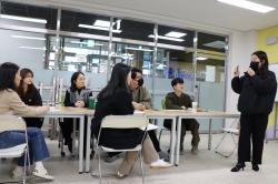 20240312 학교연계 수업나눔 진행(아트페인팅/디자인/미디어아트/설치미술) 사진